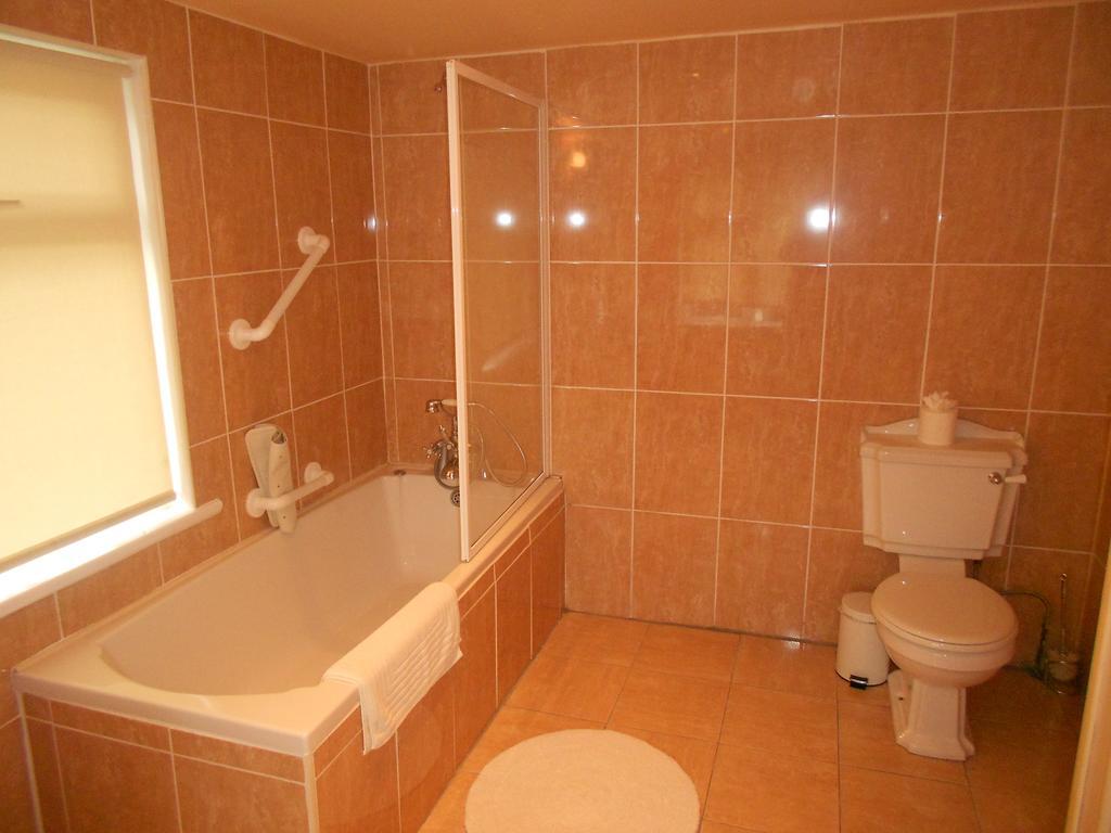 Tralia Farmhouse Self Catering Farranfore Δωμάτιο φωτογραφία